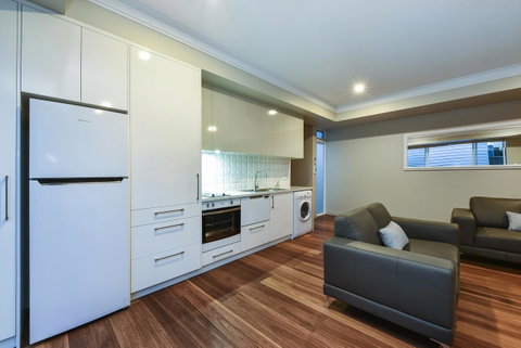 Aloha Central Luxury Apartments - Tweed Heads Accommodation 29