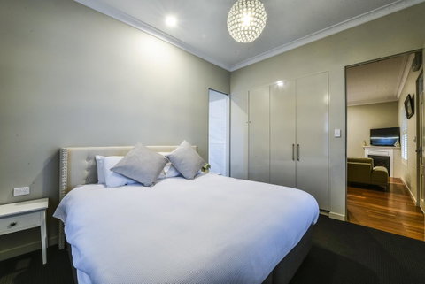 Aloha Central Luxury Apartments - Tweed Heads Accommodation 14