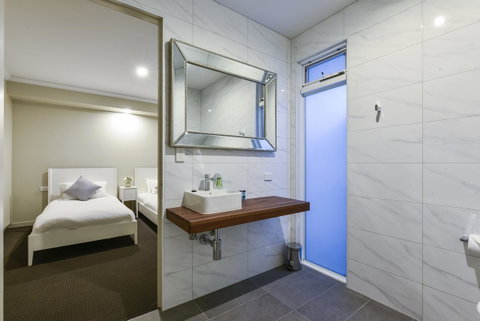 Aloha Central Luxury Apartments - Tweed Heads Accommodation 26