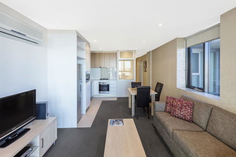 IStay Precinct Adelaide - Tweed Heads Accommodation 24