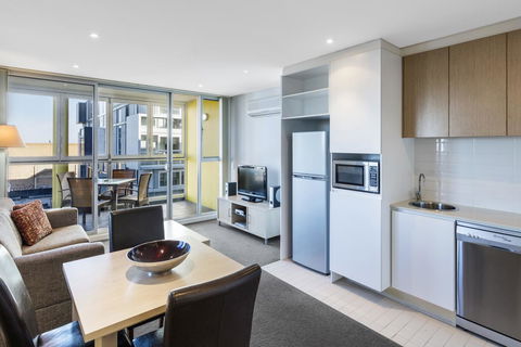 IStay Precinct Adelaide - Tweed Heads Accommodation 16