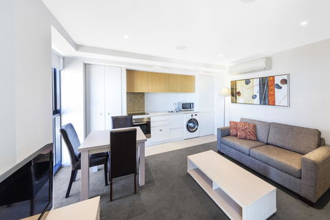 IStay Precinct Adelaide - Tweed Heads Accommodation 13