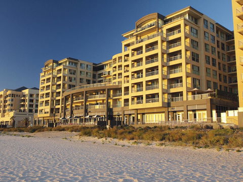 Oaks Glenelg Plaza Pier Suites - Tweed Heads Accommodation 1