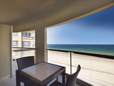 Oaks Glenelg Plaza Pier Suites - Tweed Heads Accommodation 4