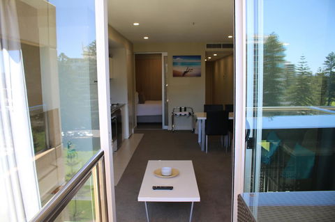 Beachside Luxury Getaway In Glenelg - Tweed Heads Accommodation 3