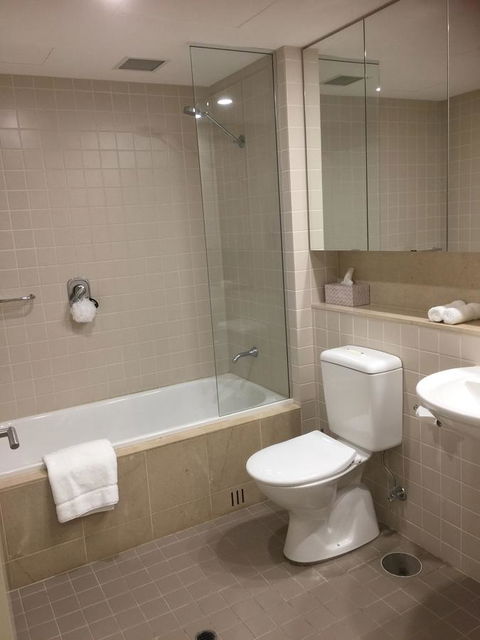 Beachside Luxury Getaway In Glenelg - Tweed Heads Accommodation 12