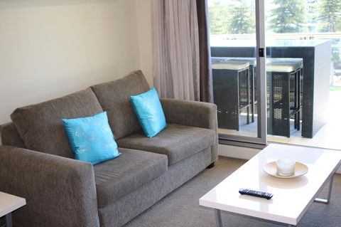 Beachside Luxury Getaway In Glenelg - Tweed Heads Accommodation 8