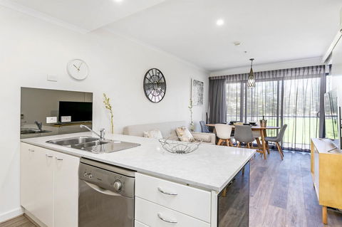 Heart Of Glenelg BnB - Tweed Heads Accommodation 5