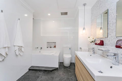 Heart Of Glenelg BnB - Tweed Heads Accommodation 2