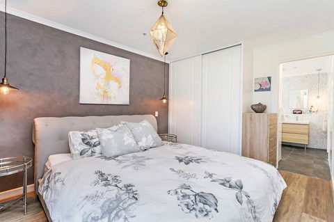 Heart Of Glenelg BnB - Tweed Heads Accommodation 1