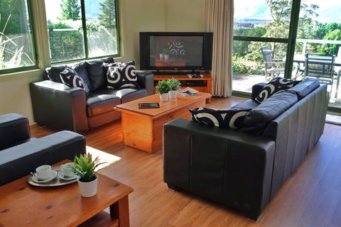 SkyView Villa - Tweed Heads Accommodation 4