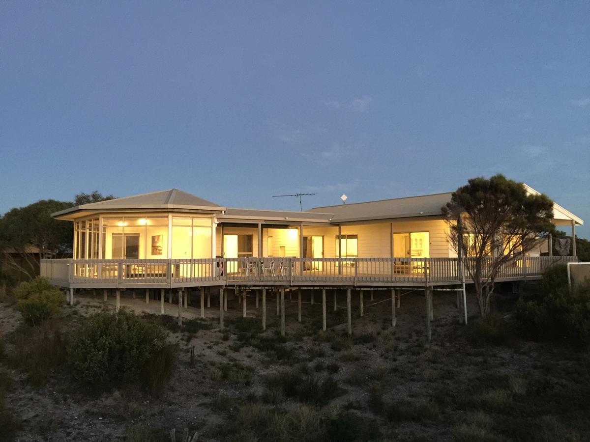 Island Beach SA Tweed Heads Accommodation