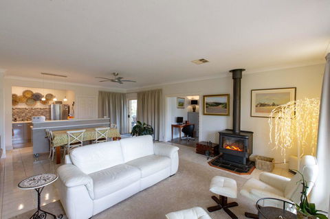 Angaston House - Tweed Heads Accommodation 2