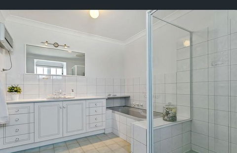 Angaston House - Tweed Heads Accommodation 14