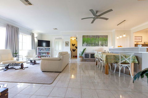 Angaston House - Tweed Heads Accommodation 1
