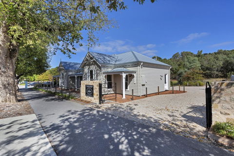Grandview Accommodation - The Elm Tree Apartments - Tweed Heads Accommodation 31