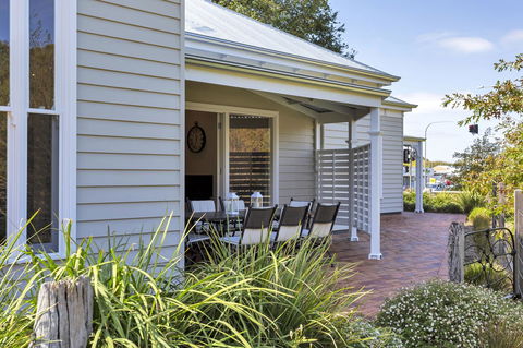 Grandview Accommodation - The Elm Tree Apartments - Tweed Heads Accommodation 25