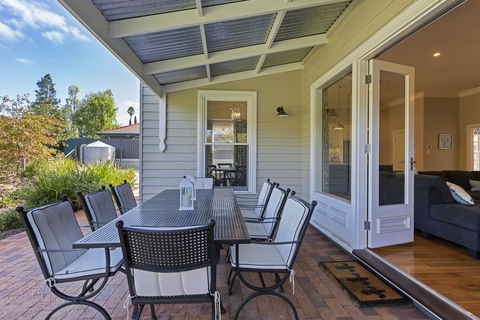 Grandview Accommodation - The Elm Tree Apartments - Tweed Heads Accommodation 27