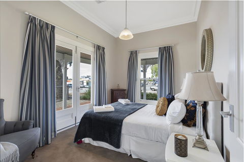 Grandview Accommodation - The Elm Tree Apartments - Tweed Heads Accommodation 10