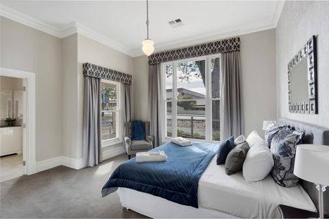 Grandview Accommodation - The Elm Tree Apartments - Tweed Heads Accommodation 2