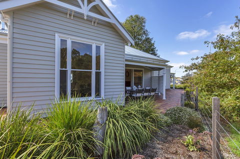 Grandview Accommodation - The Elm Tree Apartments - Tweed Heads Accommodation 24