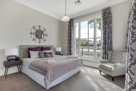 Grandview Accommodation - The Elm Tree Apartments - Tweed Heads Accommodation 9