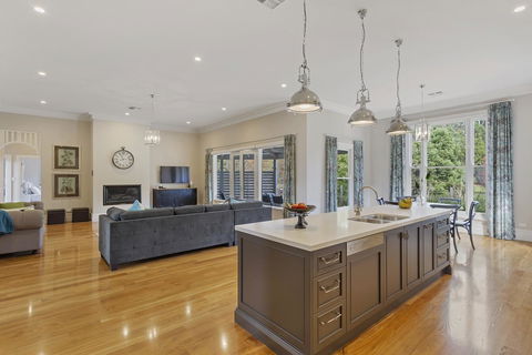 Grandview Accommodation - The Elm Tree Apartments - Tweed Heads Accommodation 17