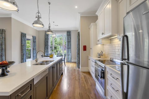 Grandview Accommodation - The Elm Tree Apartments - Tweed Heads Accommodation 14