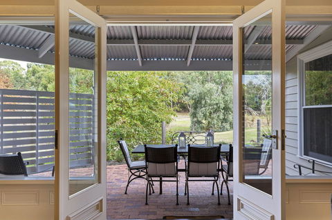 Grandview Accommodation - The Elm Tree Apartments - Tweed Heads Accommodation 18