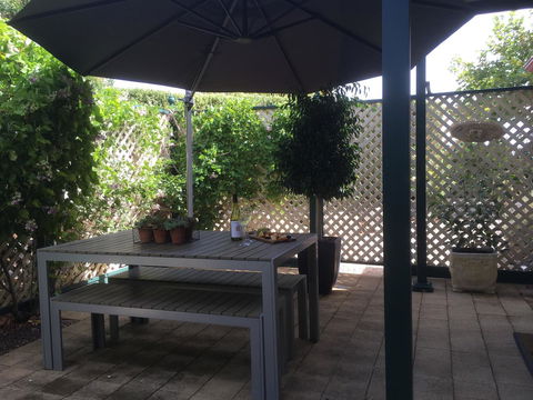 Wine And Roses Bed And Breakfast - Tweed Heads Accommodation 3