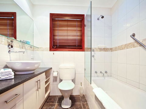 Wine And Roses Bed And Breakfast - Tweed Heads Accommodation 1