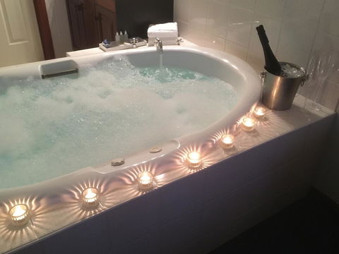 Wine And Roses Bed And Breakfast - Tweed Heads Accommodation 24
