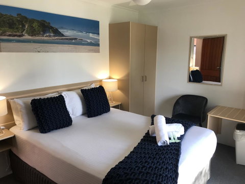 OCEAN BREEZE MOTEL - Tweed Heads Accommodation 22
