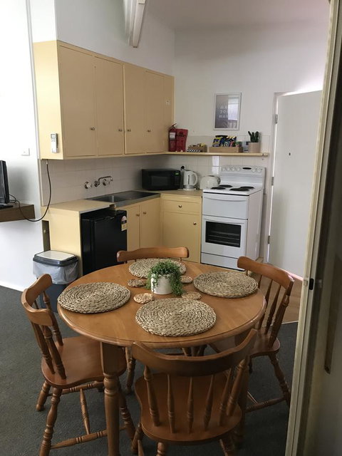 OCEAN BREEZE MOTEL - Tweed Heads Accommodation 13