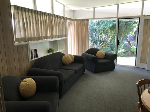 OCEAN BREEZE MOTEL - Tweed Heads Accommodation 12