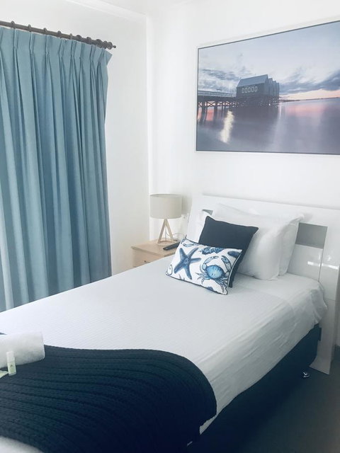 OCEAN BREEZE MOTEL - Tweed Heads Accommodation 9