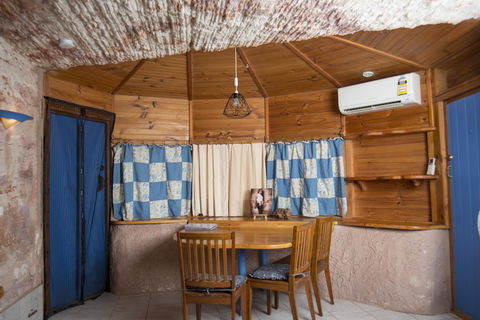Ali\'s Underground Studio - Tweed Heads Accommodation 6