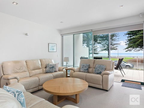Breeze Beachfront Apartment - Tweed Heads Accommodation 27
