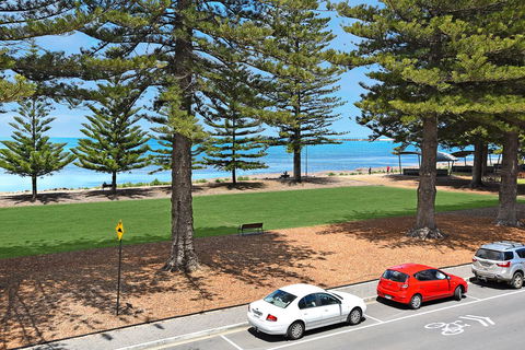 Breeze Beachfront Apartment - Tweed Heads Accommodation 4