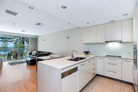 Breeze Beachfront Apartment - Tweed Heads Accommodation 9