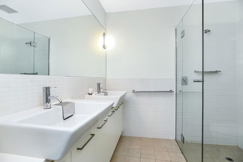 Breeze Beachfront Apartment - Tweed Heads Accommodation 18