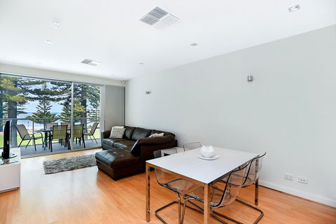 Breeze Beachfront Apartment - Tweed Heads Accommodation 12