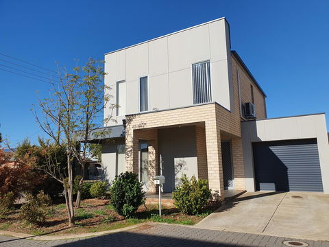 Explore Adelaide, Gawler, The Barossa And Clare Valleys All-in-one - Tweed Heads Accommodation 15