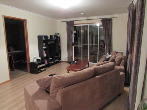Lazy Days Cottage - Victor Harbor - Tweed Heads Accommodation 16