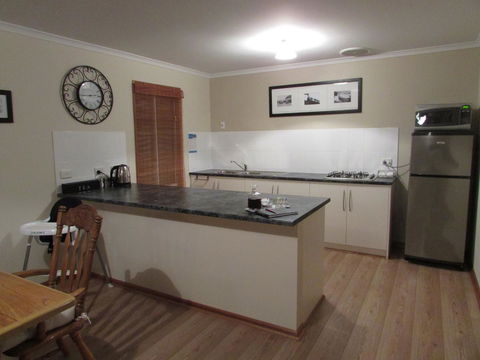 Lazy Days Cottage - Victor Harbor - Tweed Heads Accommodation 14