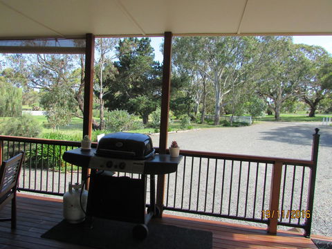 Lazy Days Cottage - Victor Harbor - Tweed Heads Accommodation 8