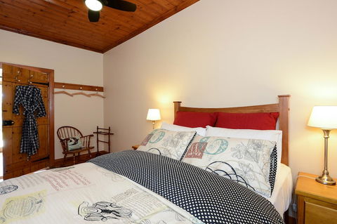 Trafalgar Premium Vintage Suites - Tweed Heads Accommodation 23