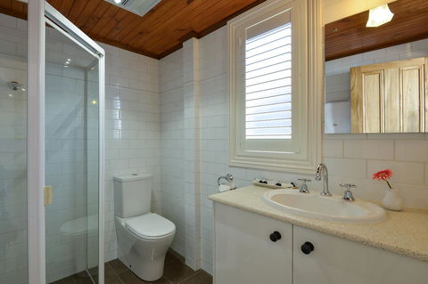 Trafalgar Premium Vintage Suites - Tweed Heads Accommodation 16