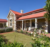Trafalgar Premium Vintage Suites - Tweed Heads Accommodation