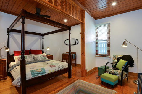 Trafalgar Premium Vintage Suites - Tweed Heads Accommodation 10